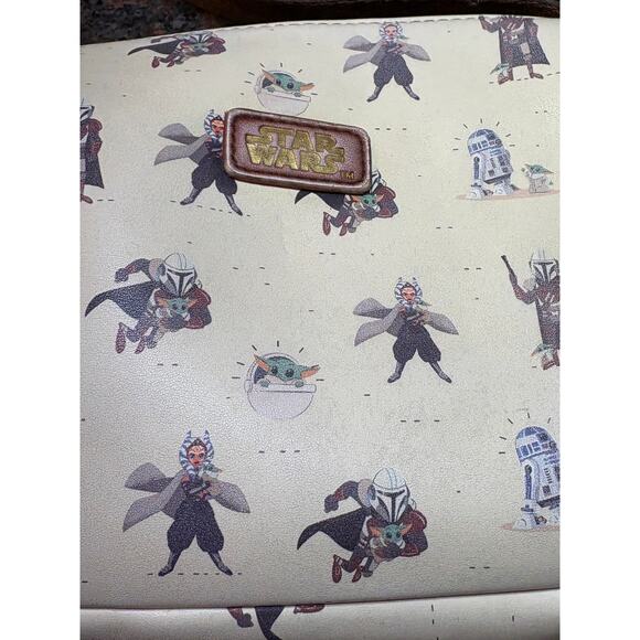 Star Wars Mandalorian Cream Crossbody with Brown Adjustable Strap 8x6 - Picture 10 of 11